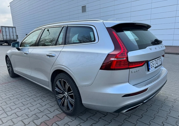 Volvo V60 cena 139999 przebieg: 120000, rok produkcji 2021 z Gdańsk małe 352